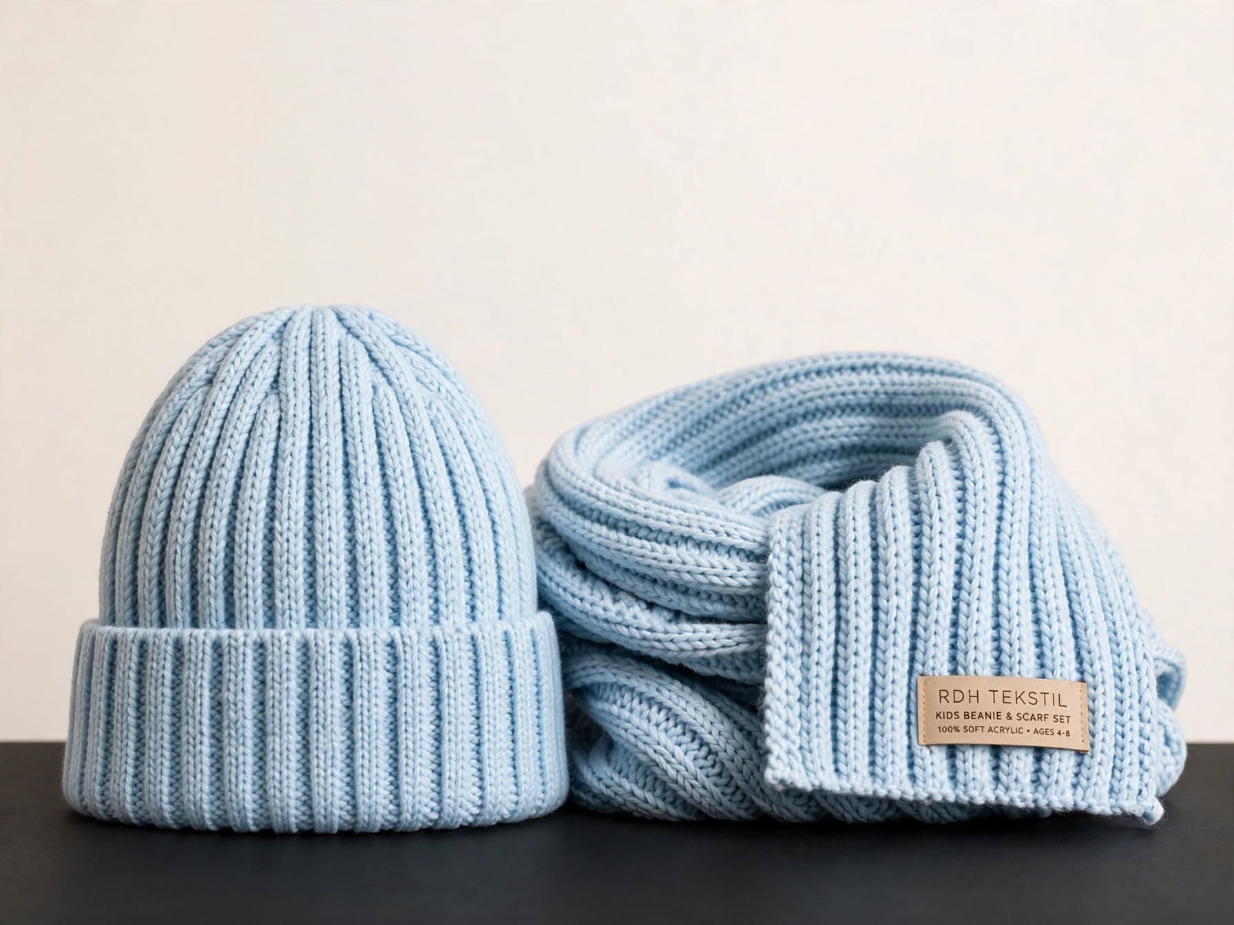 Light blue ribbed kids' beanie and scarf set